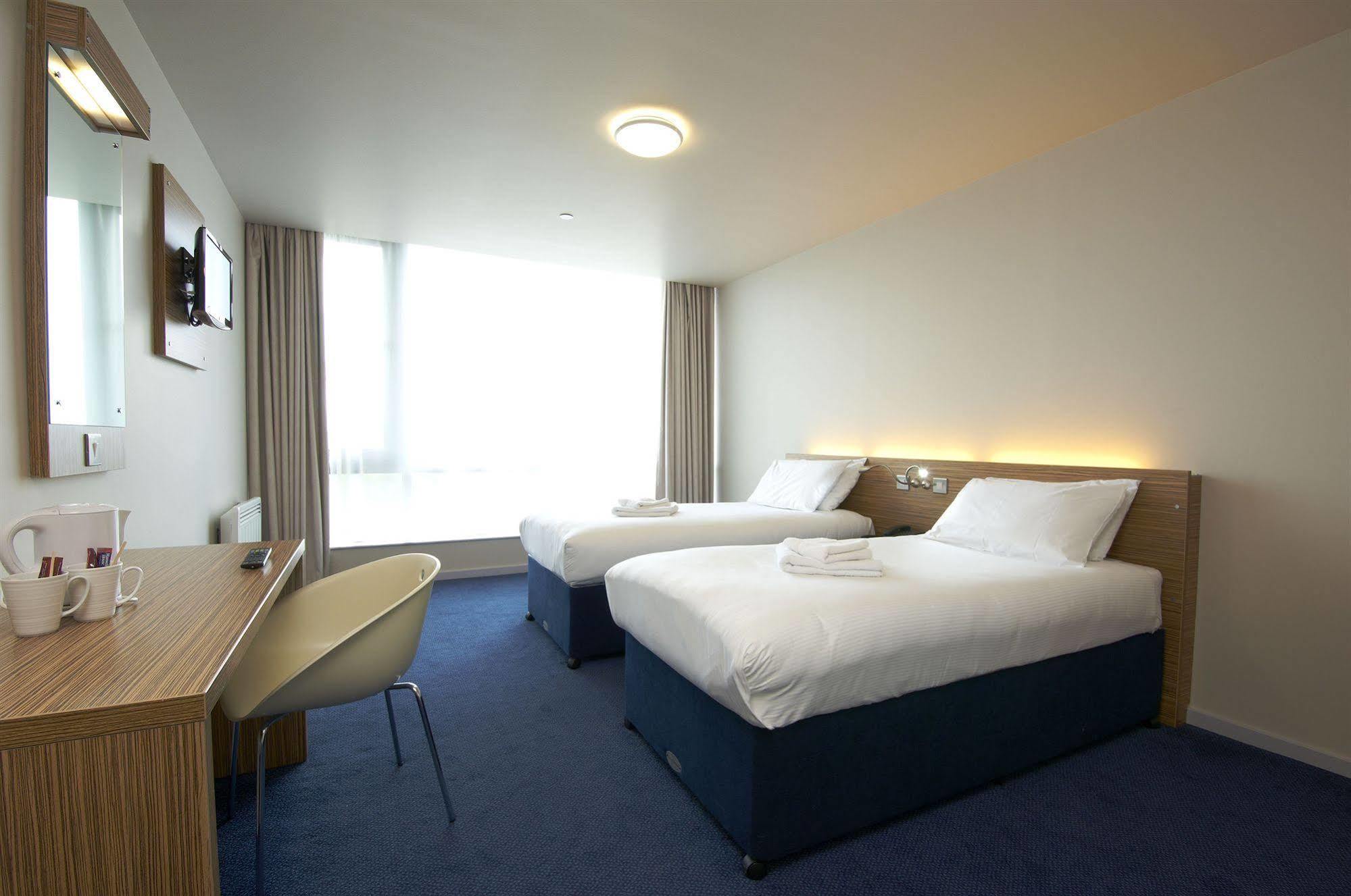 Travelodge Limerick Castletroy Esterno foto