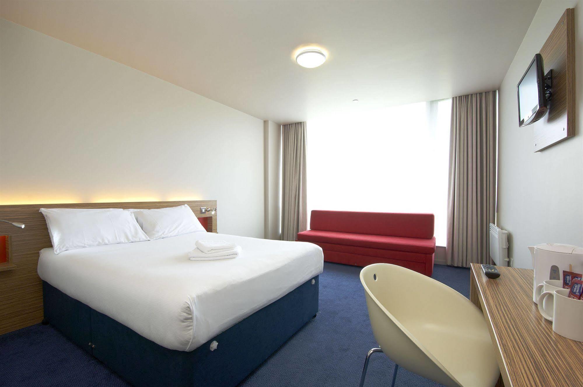 Travelodge Limerick Castletroy Esterno foto